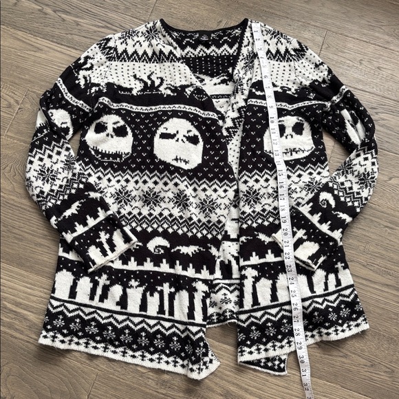 Disney | The Nightmare Before Christmas White & Black Fair Isle Cardigan Size LG - Picture 8 of 13